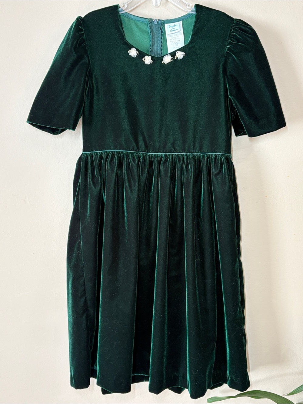 Classic Emerald Velvet Girls' Formal Dress with Ivory Ribbon Flower Trim, 8